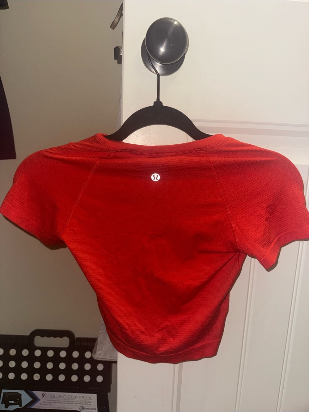lululemon athletica cropped Red Short-Sleeve swiftly tech